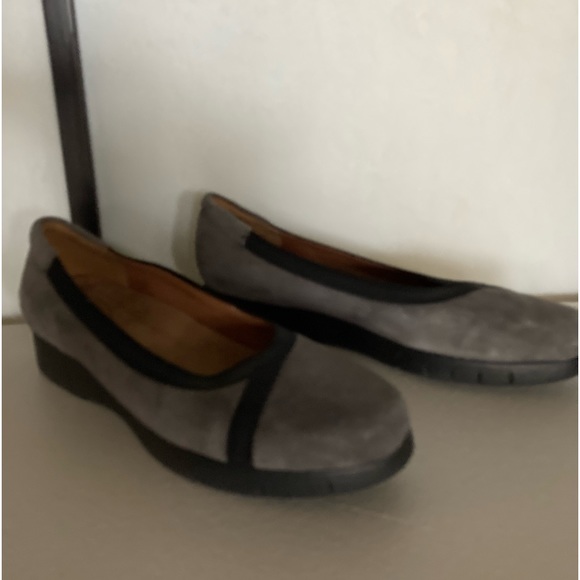 CLARKS suede wedge ballerina slip on - Picture 2 of 5